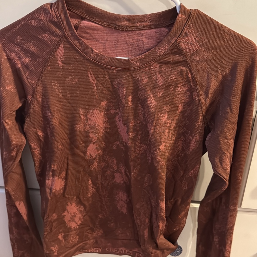 Lululemon Women's Long Sleeve Top